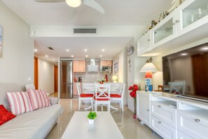 Living room - Cozy Apartment With Furniture (Roses)