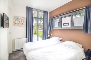 Bungalow | 3 bedrooms, bed sheets