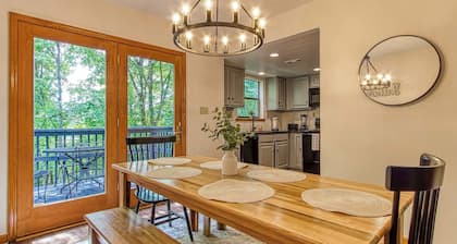 Comfy Escape near Dollywood W Pool & Grill!
