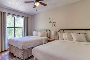 2 chambres, fer et planche à repasser, Wi-Fi, draps fournis