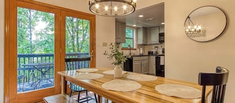 Comfy Escape near Dollywood W Pool & Grill!
