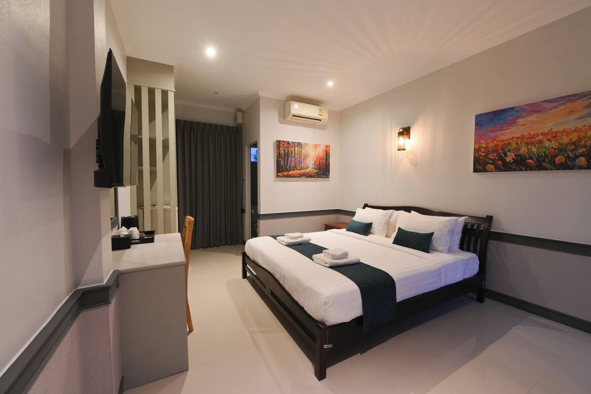 Classic Double Room, Garden View