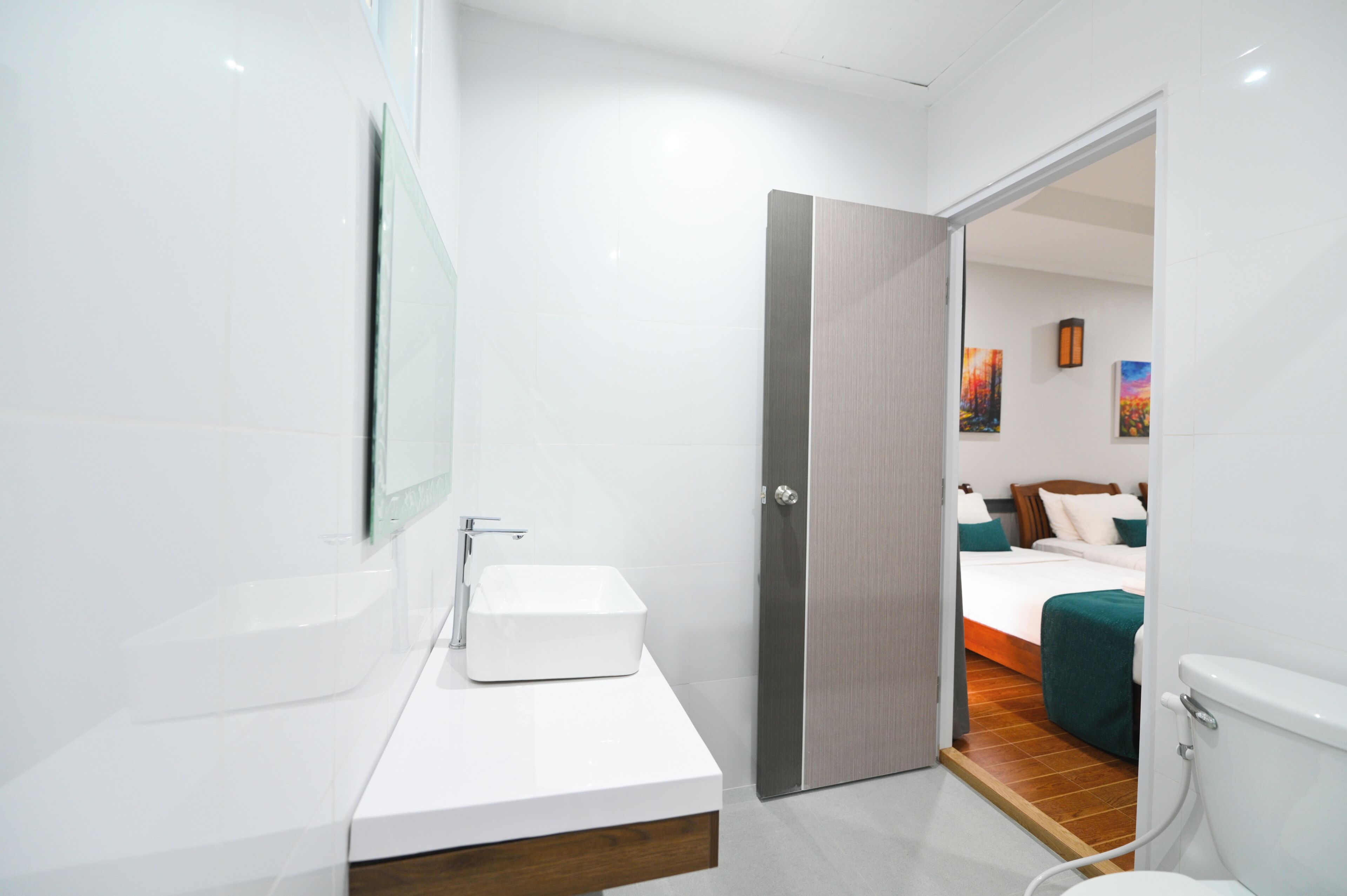 Kamar Double Deluks, pemandangan kebun | Kamar mandi | Shower, pengering rambut, handuk, dan sabun