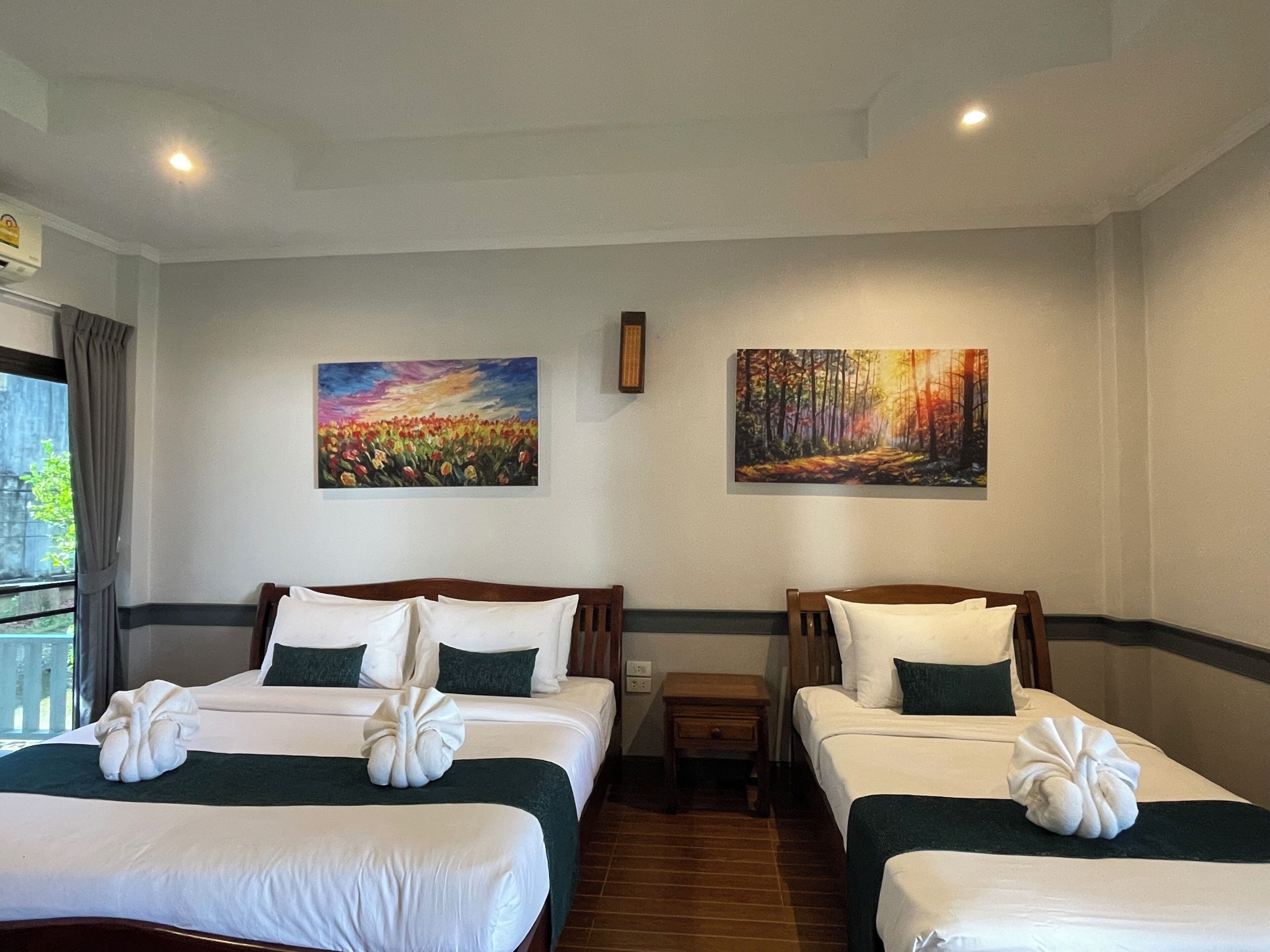 Family Double Room, Garden View | Desk, soundproofing, WiFi (free)