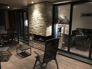 Bungalow | Balcony - Spacious Villa in Voorthuizen by Nature (Voorthuizen)