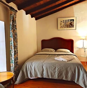 5 chambres, lit parapluie, accès Internet, draps fournis