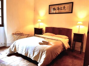 5 間睡房、可攜式嬰兒床、上網、床單