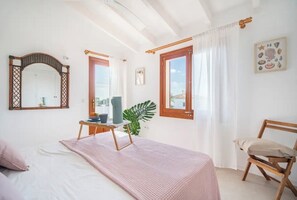 4 habitaciones, tabla de planchar con plancha y wifi gratis 