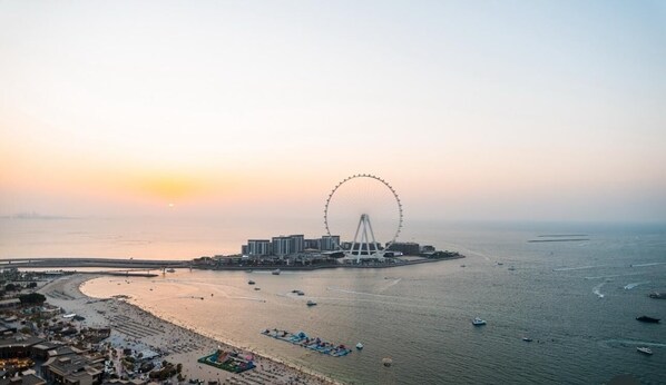 Exterior - Dubai Eye View Stay (Dubai)