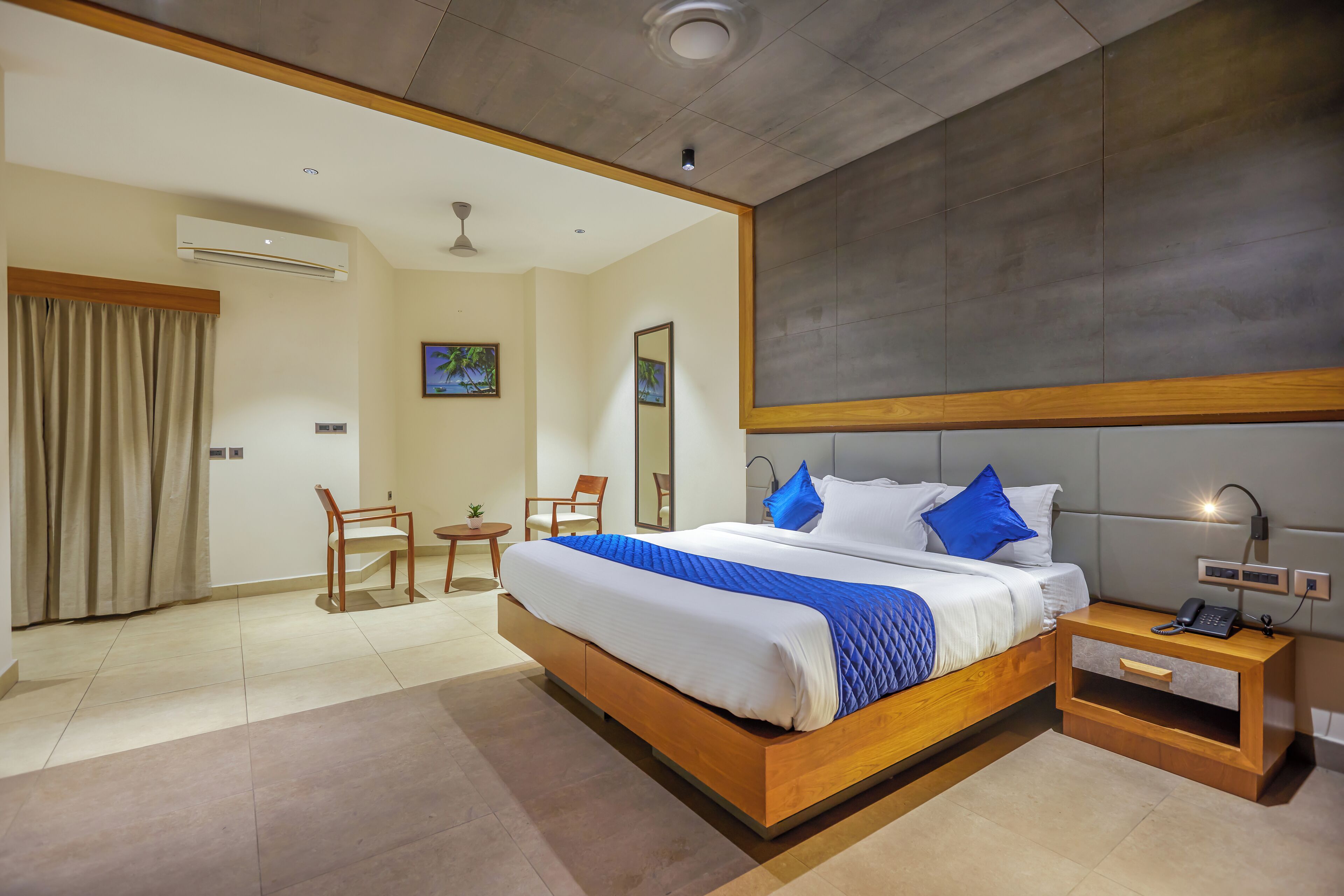 Family Studio Suite, City View | Desk, laptop workspace, free WiFi