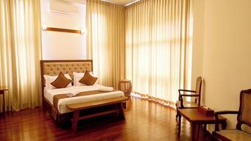 Superior Apartment | 2 bedrooms, in-room safe, desk, laptop workspace