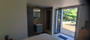 4 bedrooms, iron/ironing board, travel crib, free WiFi