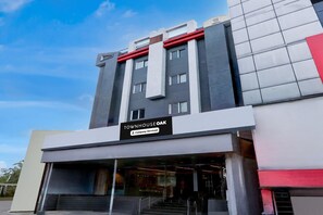 Exterior - Deluxe Madhapur Nera Regency (Hyderabad)