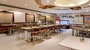 Dining - Deluxe Madhapur Nera Regency (Hyderabad)