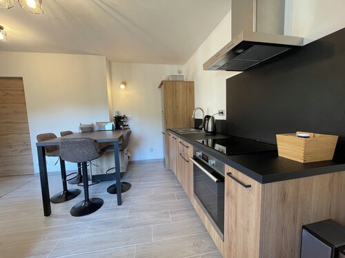 Charmant T2 refait à neuf à 2 minutes à pied du centre du village