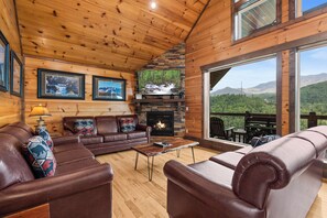 TV, fireplace, video games - Private Indoor Pool, Hot Tub, Free Attractions, Pool Table, Fire Pit (Gatlinburg)