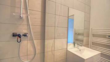 Apartment | Bathroom