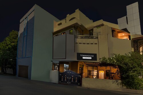 Elegant Stays in Townvilla Guesthouse