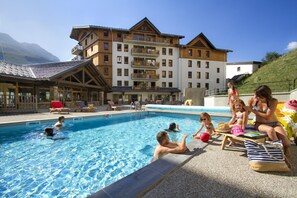 Apartment | Pool - Apartment in Les Deux Alpes Near Ski Slopes (Les Deux Alpes)