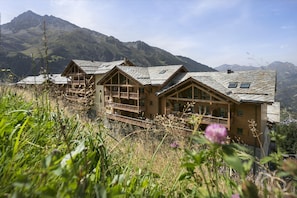 Apartment | View from property - Apartment in Sainte-foy With Ski Access (Sainte-Foy-Tarentaise)