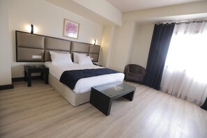 In-room safe, desk, blackout drapes, free WiFi - Liberté Hotels Oran (Oran)