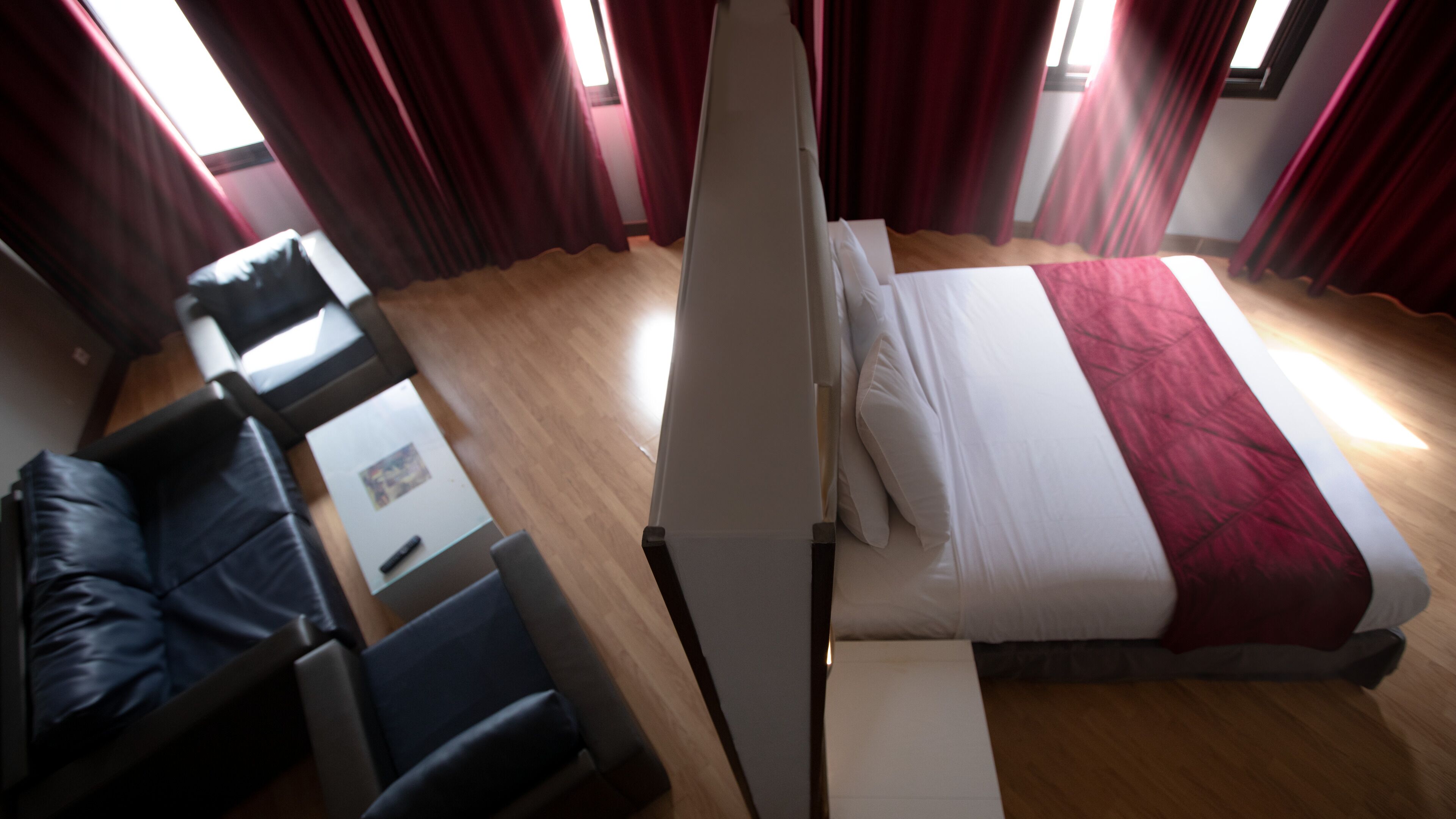 Habitació júnior | Caixa forta a l'habitació, escriptori, cortines opaques i wifi gratuïta 