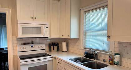 Jester House - 4BR, fenced yard- Pet Friendly- Linens and Towels Provided