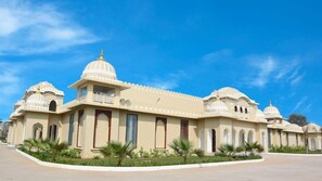 Exterior - Hotel Raj Vilas The Palace (Orchha)