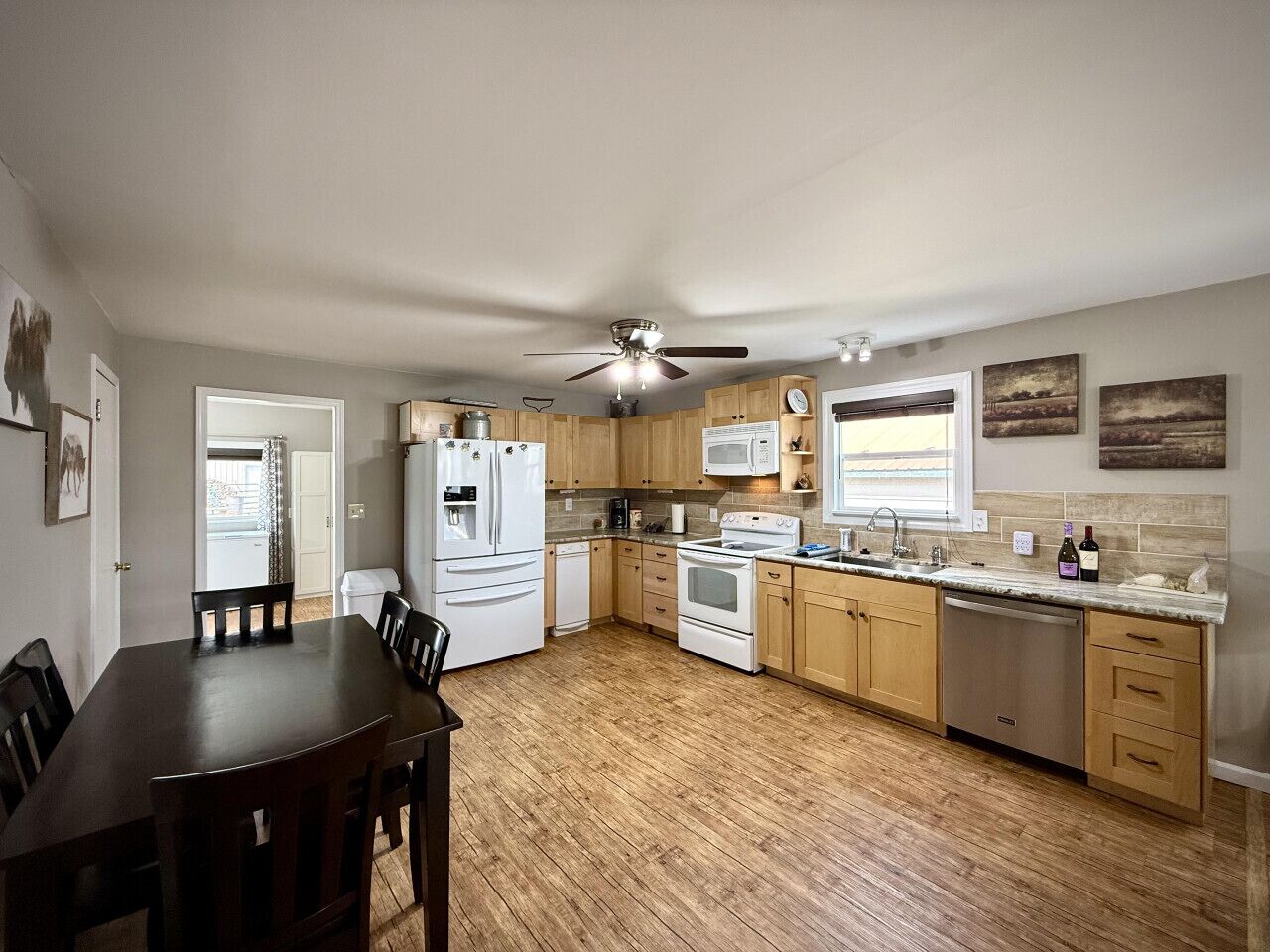 Refrigerador, microondas, horno, placa de cocina