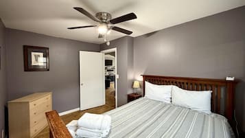 2 bedrooms, desk, travel cot, free WiFi