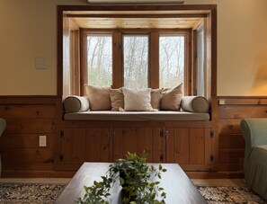 Älytelevisio, takka, pöytäjalkapallopöytä