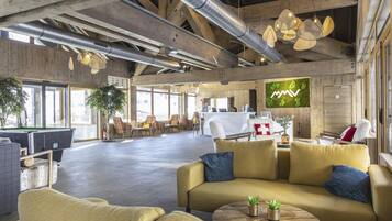 Apartment | Reception