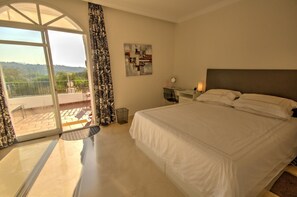 2 chambres, fer et planche à repasser, Wi-Fi, literie fournie