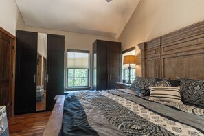 5 bedrooms, bed sheets