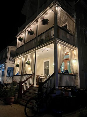Exterior - 3-BR apt: OCEAN views balcony, 1.5 blocks to beach passes, AC, WiFi, 1.5 baths. (Neptune Township)