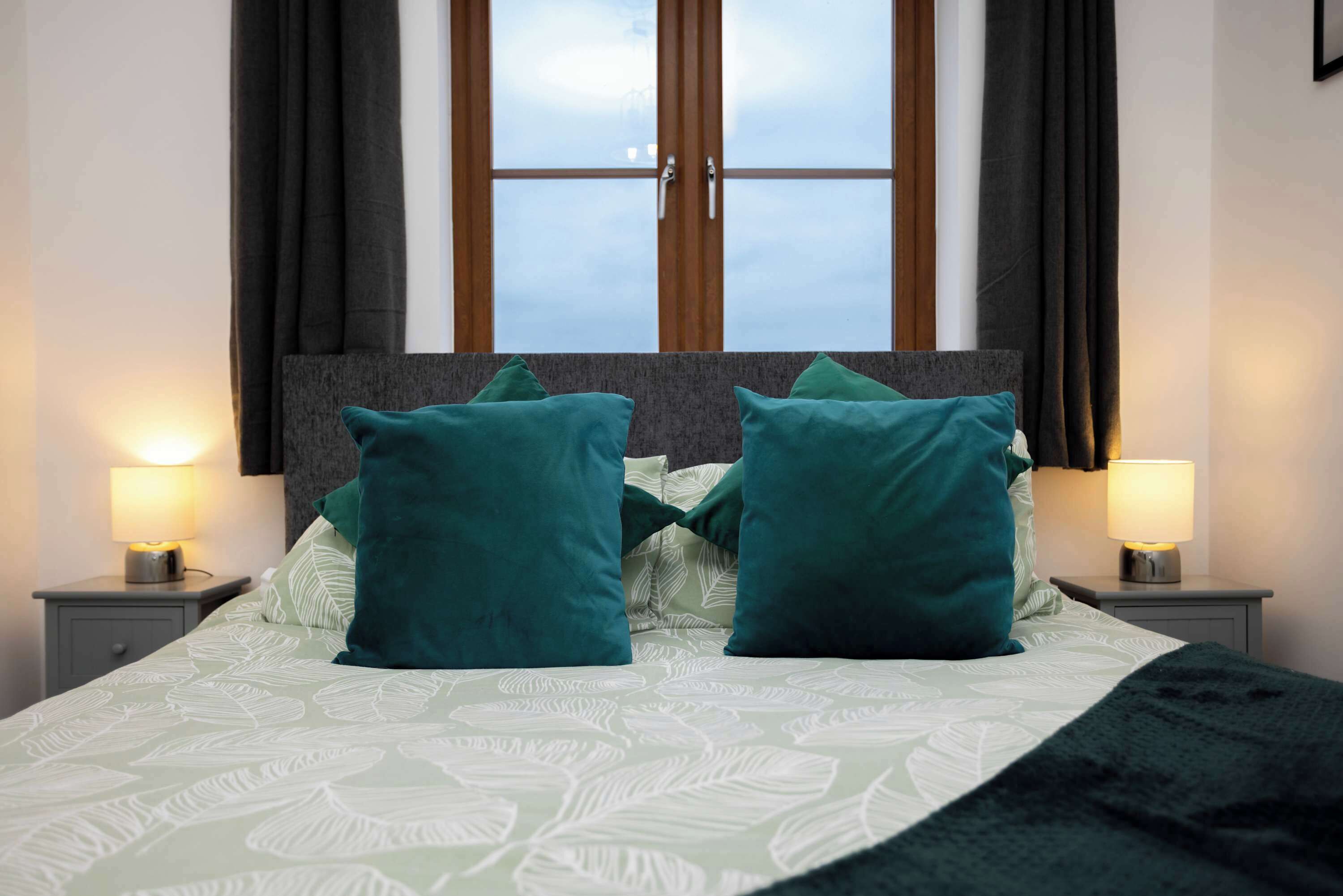 2 dormitorios, tabla de planchar con plancha, cuna de viaje y wifi