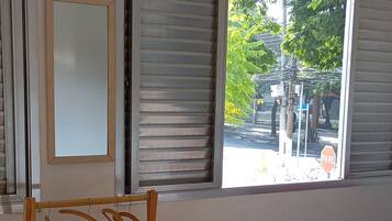 1 quarto, escrivaninha, Wi-Fi de cortesia, roupa de cama