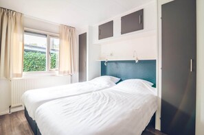 Bungalow | 2 bedrooms, bed sheets - Amazing Bungalow With Spacious Terrace (Voorthuizen)