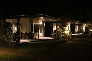 Bungalow | Exterior - Amazing Bungalow With Spacious Terrace (Voorthuizen)