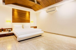 House | 1 bedroom - Mordern Rooftop Restro and Pool at Udaipur (Udaipur)
