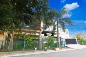 House | Exterior - Mordern Rooftop Restro and Pool at Udaipur (Udaipur)