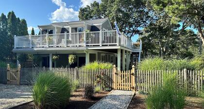 QUESTOVER…Steps to Nantucket Sound Beaches.. Lower level 2 bed 1 bath sleeps 6