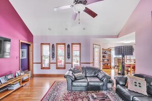 Smart TV, fireplace, DVD player, books