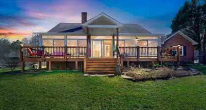 Rustic Elegance: Farmhouse Retreat In Covington