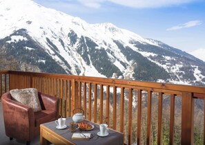 Apartment | Balcony - Apartment in Sainte-foy With Ski-in/ski-out (Sainte-Foy-Tarentaise)