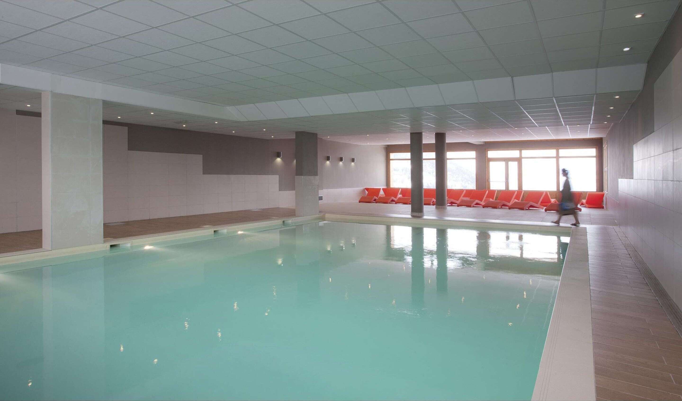 Apartment | Pool | Indoor pool, outdoor pool