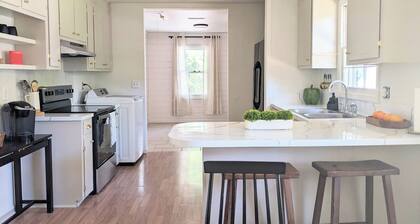 Charming & Spacious 4 BR w/ Private Backyard in lovely Summerville