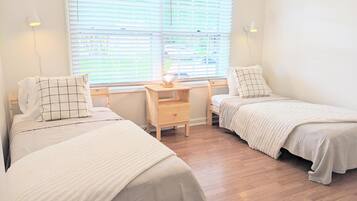 4 bedrooms, desk, free WiFi, bed sheets