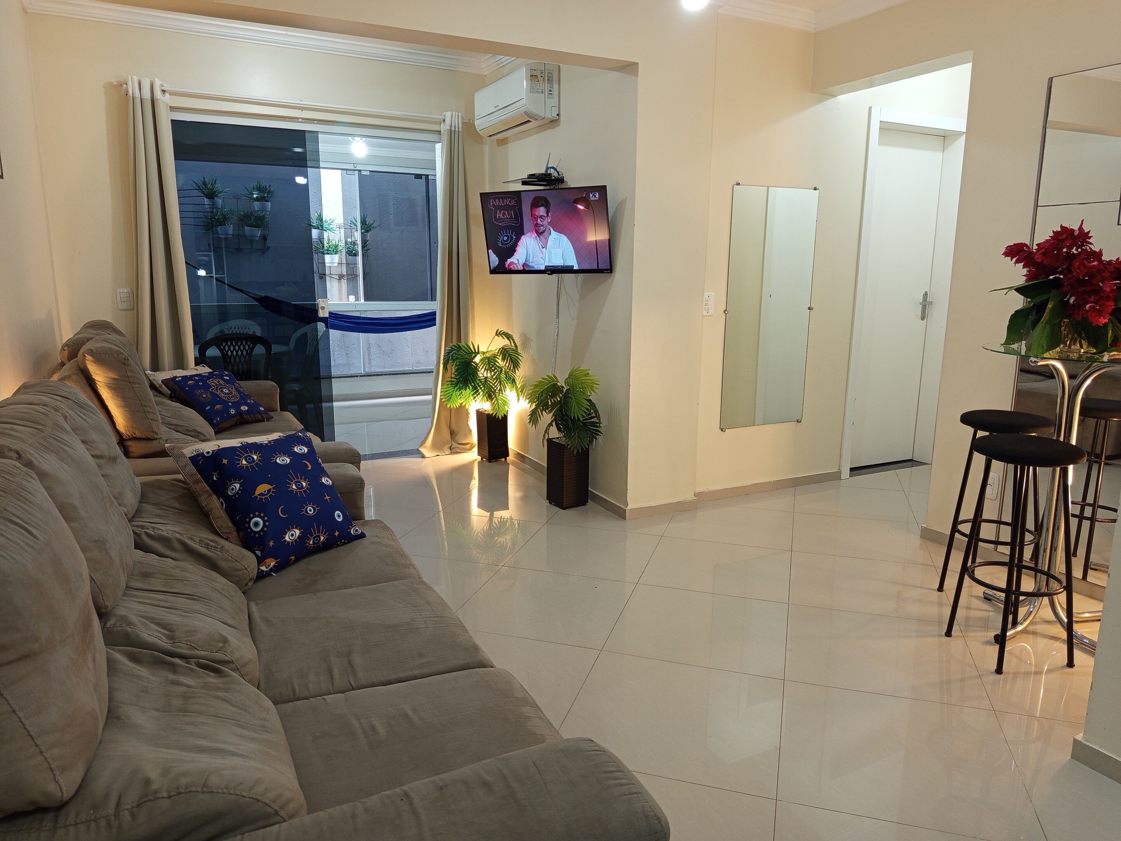 Appartement | Coin séjour | TV connectée de 32 pouces avec chaînes numériques