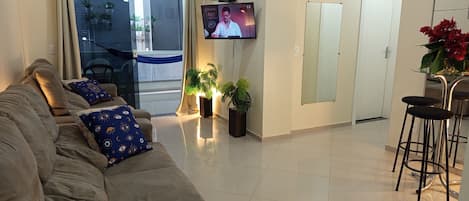 Appartement | Aire de séjour | Téléviseur connecté de 32 po avec télévision numérique